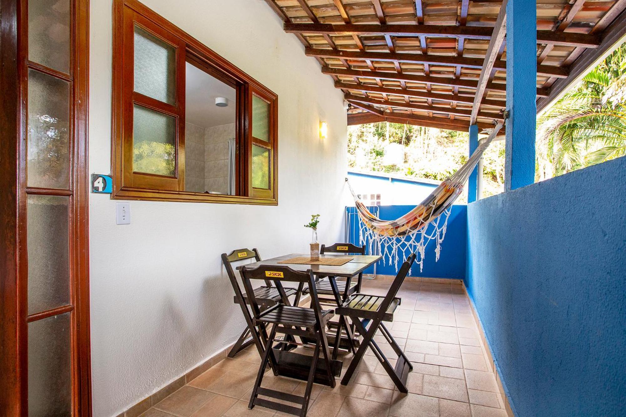 Apartamento com Varanda